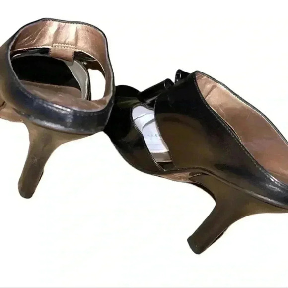 Stacy Adams CLASSY black patent leather Mules. Rhinestone jewels and 2’heels - Picture 7 of 10